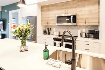 Image de Cozy Canmore Condo | 3br, Hot Tub, Near Banff National Park (20 Min)