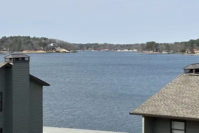 Image de Cozy lake get-away