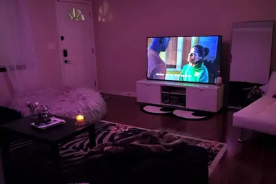 Image de An Elevated Stay \n15 minutes from Benz Stadium