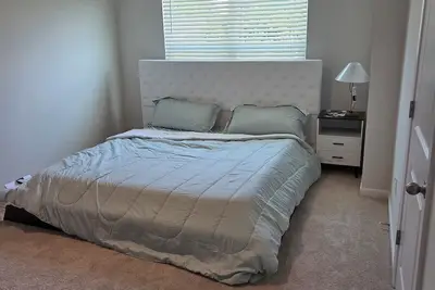 3-bedroom house in charming Wake Forest with WiFi, Ac. Start relaxing now