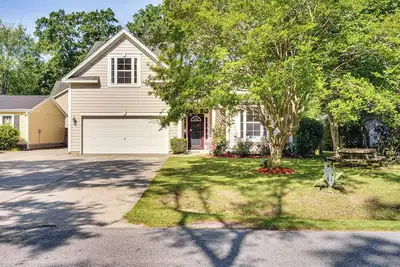 Image de Pool, Porch + Parks: North Charleston Family Home!
