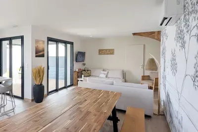 Image de Villa ØSTRÉA - F6 Grande maison tout confort + jardin à 200 m plage & marché