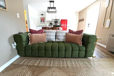 Image de Walk to Mackinac Ferry • Sleeps 16 • 6br Retreat