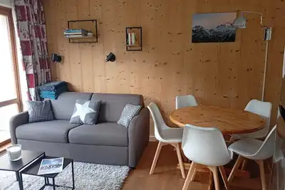 Image de Appart aux pieds des pistes, proche piscine plein air (été) avec garage.