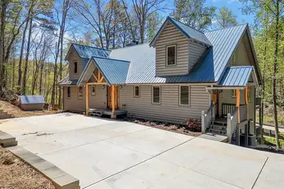Image de Hart's Treehouse bring the whole family with tons of space
