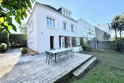 Image de Spacieuse maison rénovée avec goût - Tout à pied