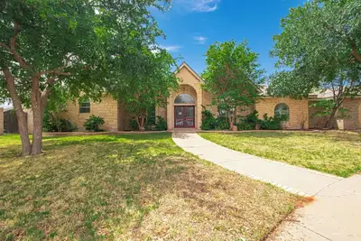 Image de Right at Home-Midland Sprawling Ranch House with Pool Cabana and Playground