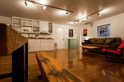 Image de Uptown Hideaway #2: Clean, Comfortable, Spacious