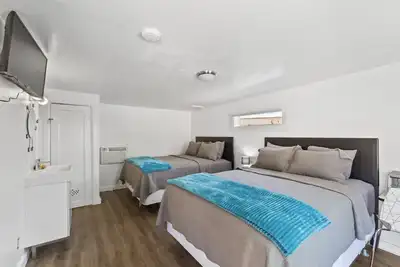 Image de Atomic #8 I Downtown I Historic I Trailer Parking