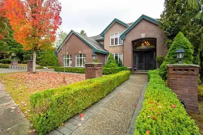 Image de Luxury Italian-style House-Whole 850 sf Ground Floor-2 beds/1 bath/1 dining
