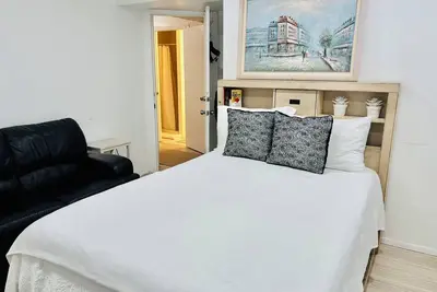 Image de Private Charming Affordable  2 Bedroom unit  30+ days Booking