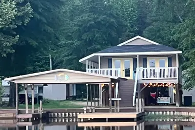 Image de Waterfront home/boat dock w/ sunset views on the Tenn Tombigbee Waterway.