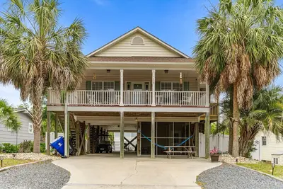 Image de Discover Peaceful Palms, a charming 3-bedroom home in Oak Island's East Beach