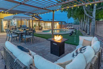 Image de Golf Course View, Sleeps 10, Remodeled Vacation Getaway, Pool, Putt Green, Fire Pit