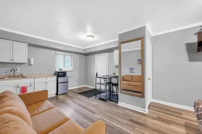 Image de Family-Friendly Room for 4 – High-Speed Wi-Fi!