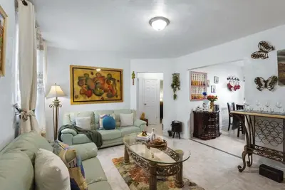 Image de Miami Little Havana 2br | Skyline Views + Yard