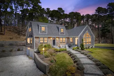 Image de Cape Cod Beach Getaway  walk to the beach Relax in Coastal Comfort