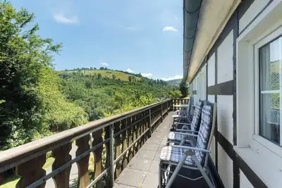 Image de Appartement \"Demberg\" avec vue sur les montagnes, terrasse privée et Wi-Fi