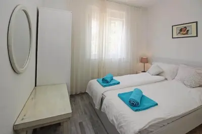 Image de Appartement de deux chambres avec la terrasse Baska, Krk (A-24409-a)