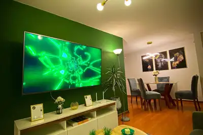 Image de Exclusive modern home near the airport - Green house