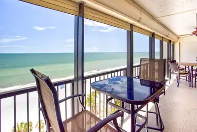 Image de Unwind in Beachfront Luxury at Ocean Sands. Prime Location, Stunning Views, and Resort-Style Comfort