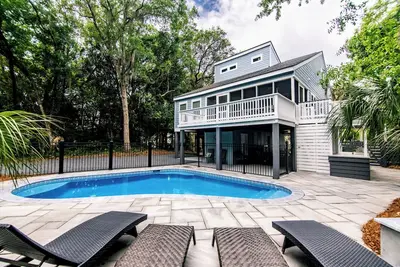 Image de Ocean Shade | Edisto Beach Vacation Rental | Private Pool Oasis | Walk to Beach
