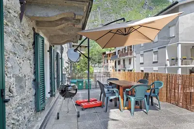 Appartement 'Val Masino' avec vue sur les montagnes, terrasse privée et Wi-Fi