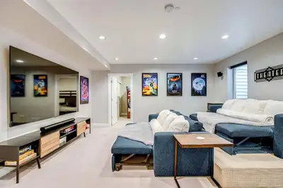 Image de 1 Mi to Dtwn Denver: Sleek Duplex w/ Rooftop Deck!