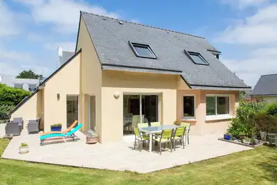 Image de Maison de vacances 'Spacieuse Maison À 200m De La Plage' avec Terrasse Privée, Jardin Privé et Wi-Fi