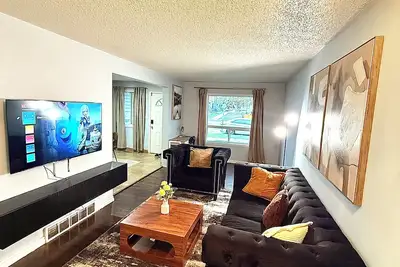 Image de 3br Retreat | Sleeps 8 | king Bed | Mill woods