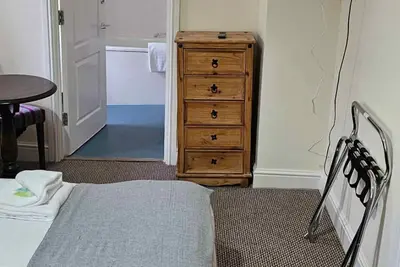 Image de Double Room • Bath Only • Free Wi-Fi • Tv • Mold