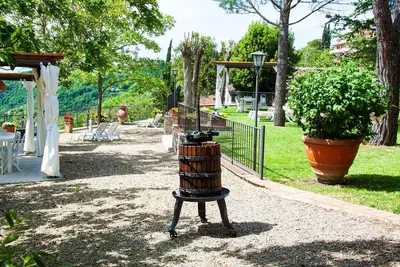 Image de Appartement avec climatisation, Wifi, Tv, patio, vue panoramique, parking, près de Greve In Chianti