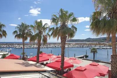 Image de Résidence avec appartement cosy sur le port, vue imprenable mer et montagne