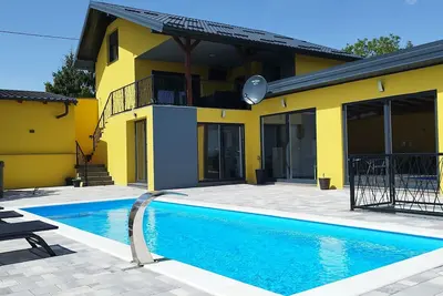 Image de Charming house in beautiful Stanići with fitness room, WiFi, Ac