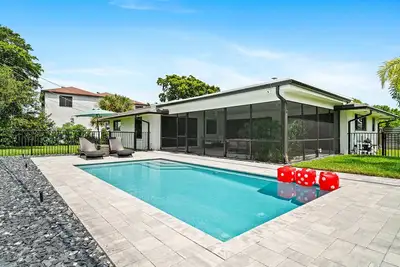 Image de Casa en el Lago - Heated Pool, Mins to Dt + Beach
