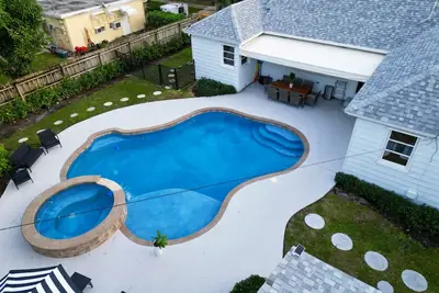 Image de Villa Marina - Pool, Mins to Dt + Beach