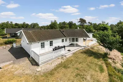 Image de 1460 Aakirkeby - Holsteroddevej 3
