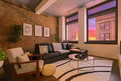 Image de 1 Br Downtown Vibes – Near Steelers Stadium