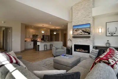 Spacious condo centrally located in Silverthorne!