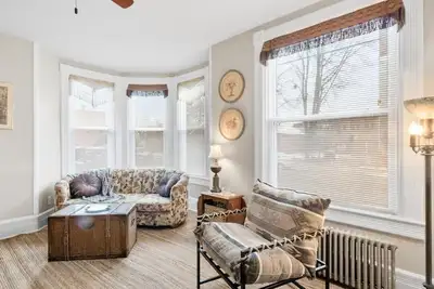 Image de Cozy 2-Bedroom Apartment w/Private Patio in Hudson Falls