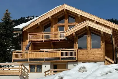 Image de Magnifique chalet familial avec une vue panoramique