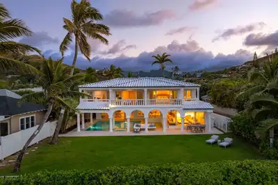 Image de Luxury 5br Villa w/ Heated Pool, Beach Access & Stunning Views