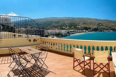Chic Magnificent Sea View Suite