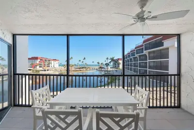 Image de Island Escape with Lagoon & Gulf Views – Modern 2br Condo