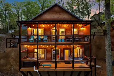 Image de Epic Smoky Mountain Escape: Hot Tub, Arcade, Huge Decks & Views!