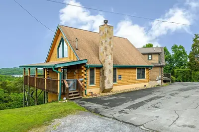 Image de Mtn Cabin w/Lake and Pool Access