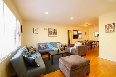 Image de Roomy and Upscale 2br apartment near Nyc