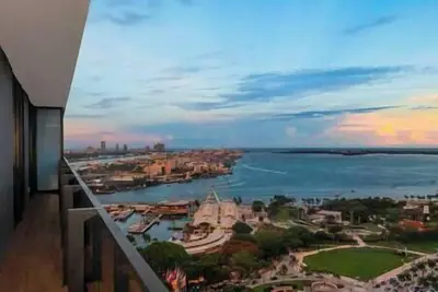 Image de Oasis Retreat · Bay & City Views #2918