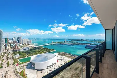 Image de High-Rise Bayview 3b Oasis #4001