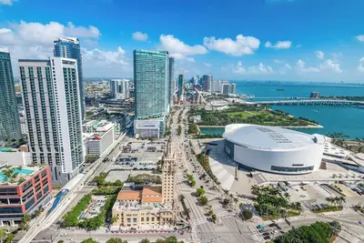 Image de Elevated Bayview Living 3br Condo #3601